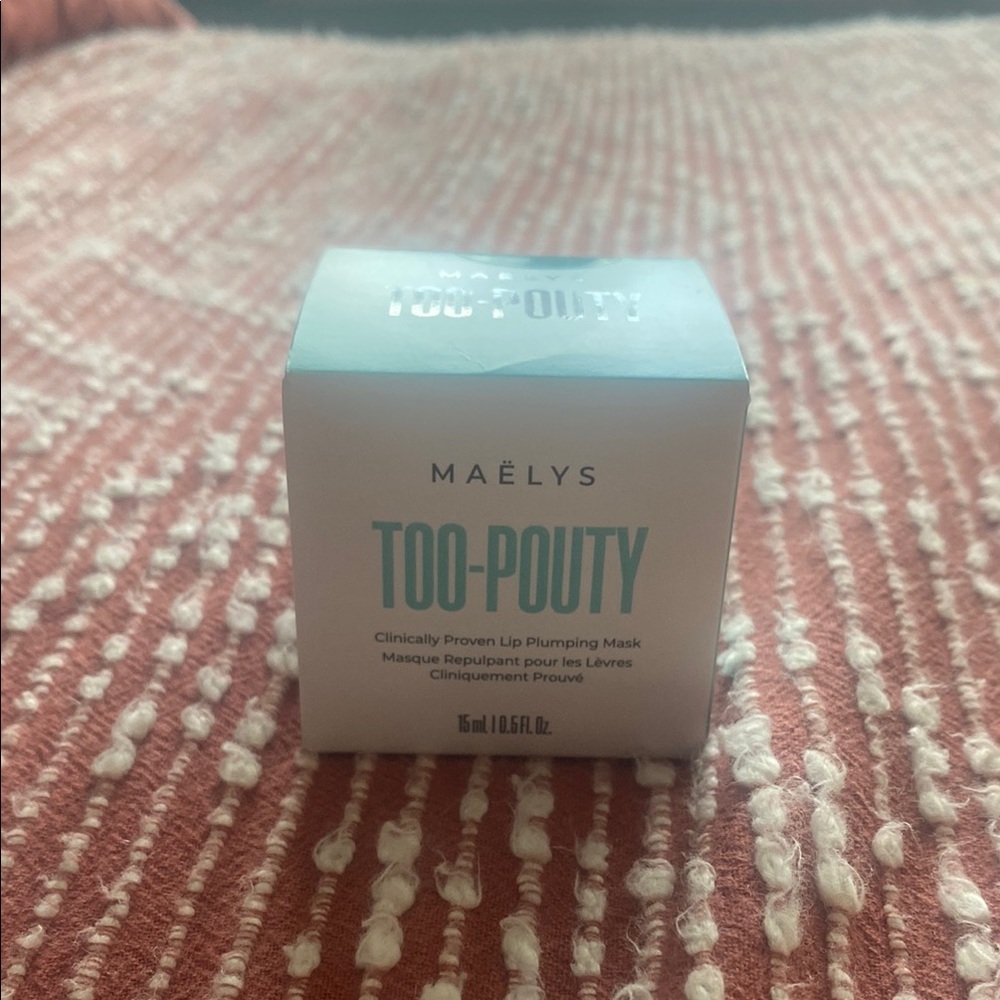 Too-Pouty Lip Plumping Mask